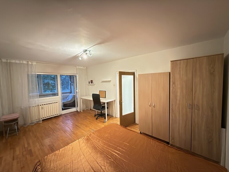 Teiul Doamnei / Apartament 2 camere decomandat -  Str. Cristea Mateescu