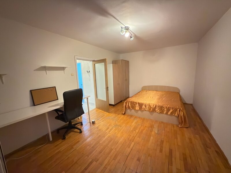 Teiul Doamnei / Apartament 2 camere decomandat -  Str. Cristea Mateescu