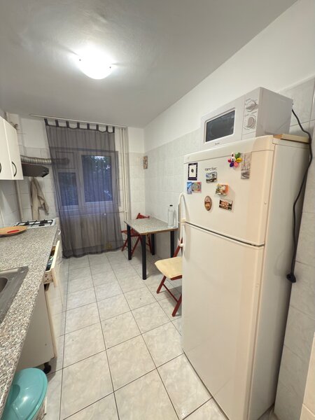 Teiul Doamnei / Apartament 2 camere decomandat -  Str. Cristea Mateescu