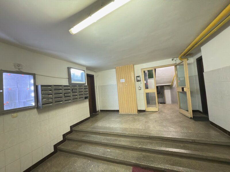Teiul Doamnei / Apartament 2 camere decomandat -  Str. Cristea Mateescu